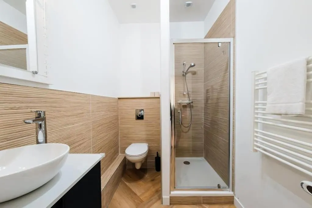 Apartment Bright And Peaceful T2 In Town Center Ail France